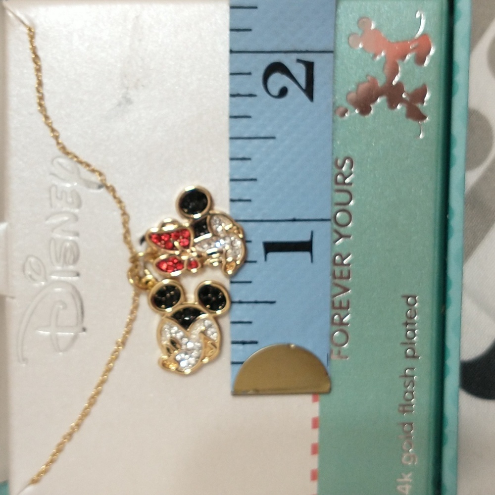 Mickey and Minnie new inbox necklace - Picture 6 of 7